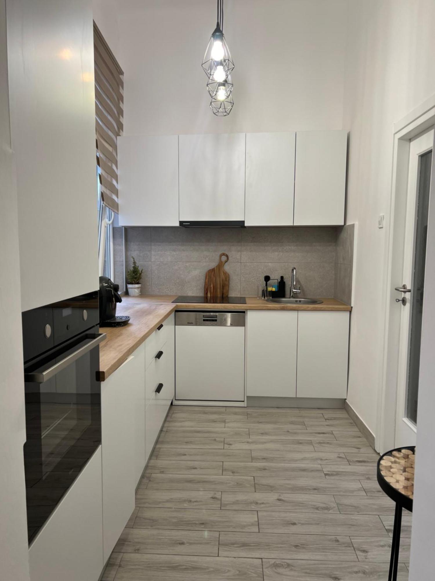 La Strada Central Apartament Oradea Buitenkant foto